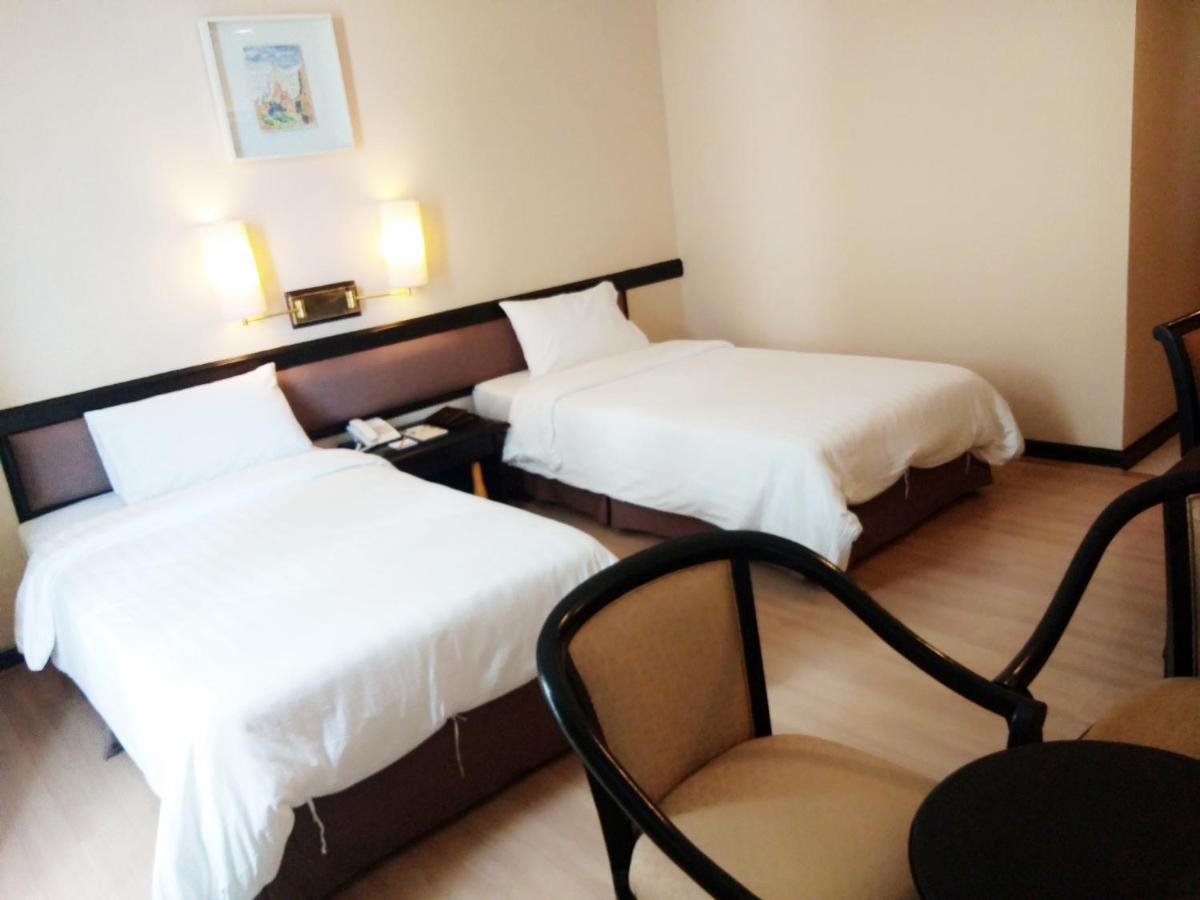 The City Hotel Sriracha By Bbh Japan Si Racha Eksteriør billede