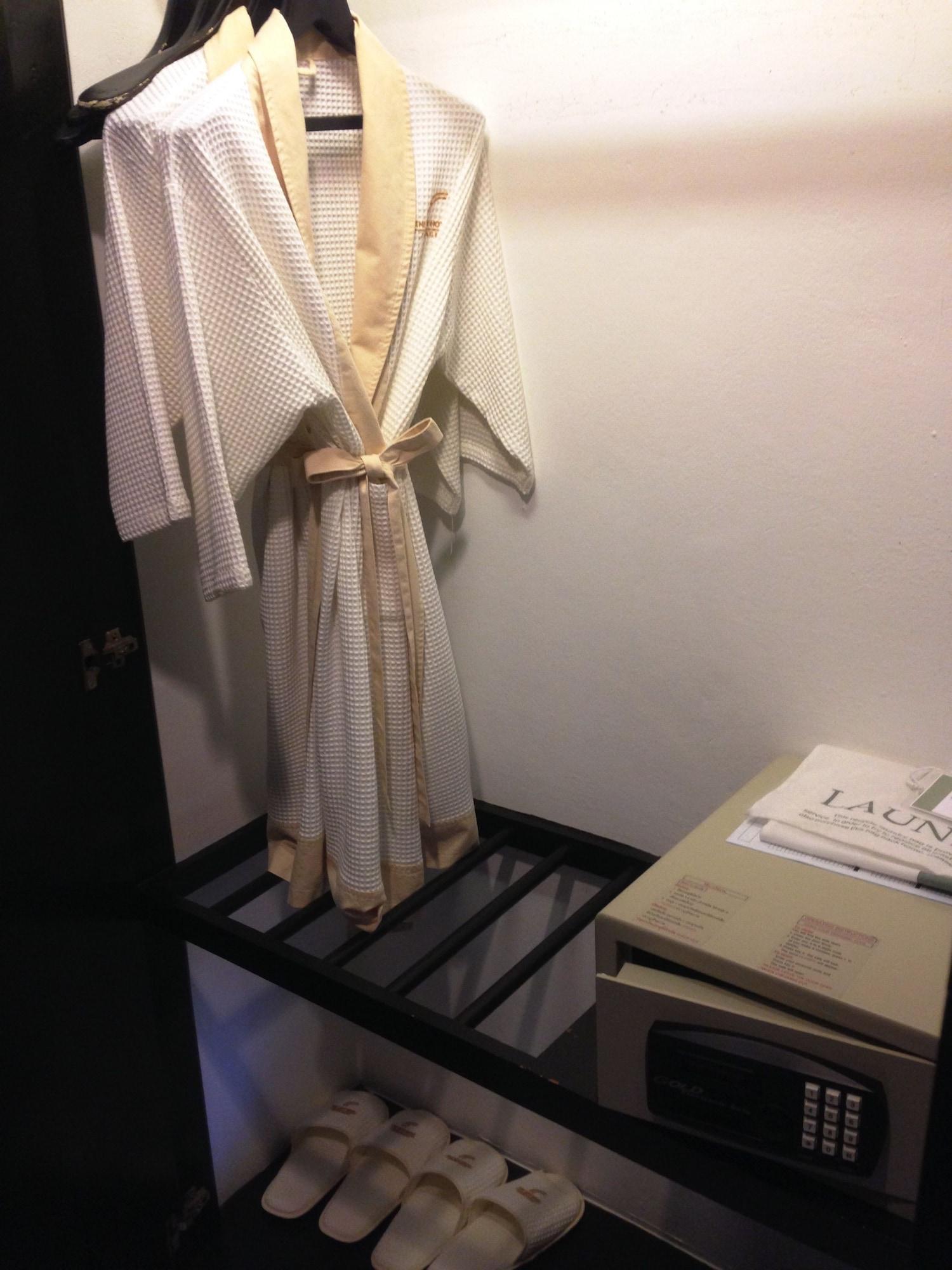 The City Hotel Sriracha By Bbh Japan Si Racha Eksteriør billede