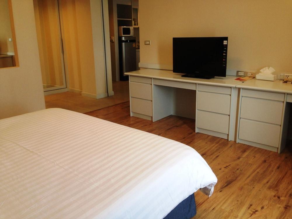 The City Hotel Sriracha By Bbh Japan Si Racha Eksteriør billede