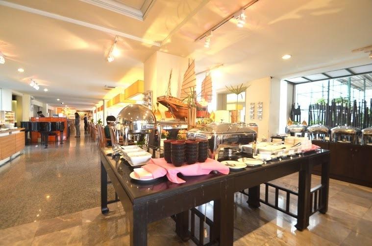 The City Hotel Sriracha By Bbh Japan Si Racha Eksteriør billede