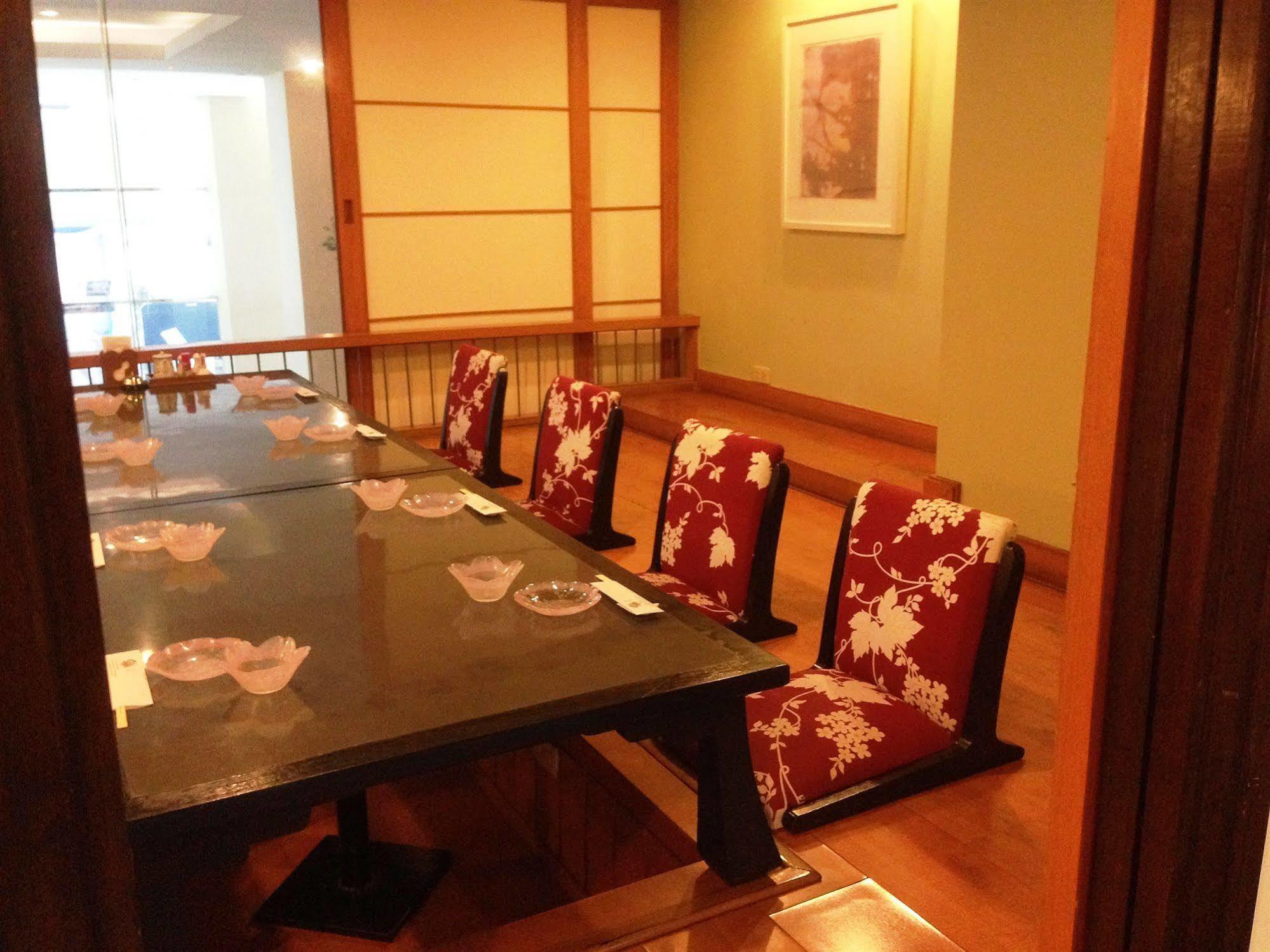 The City Hotel Sriracha By Bbh Japan Si Racha Eksteriør billede