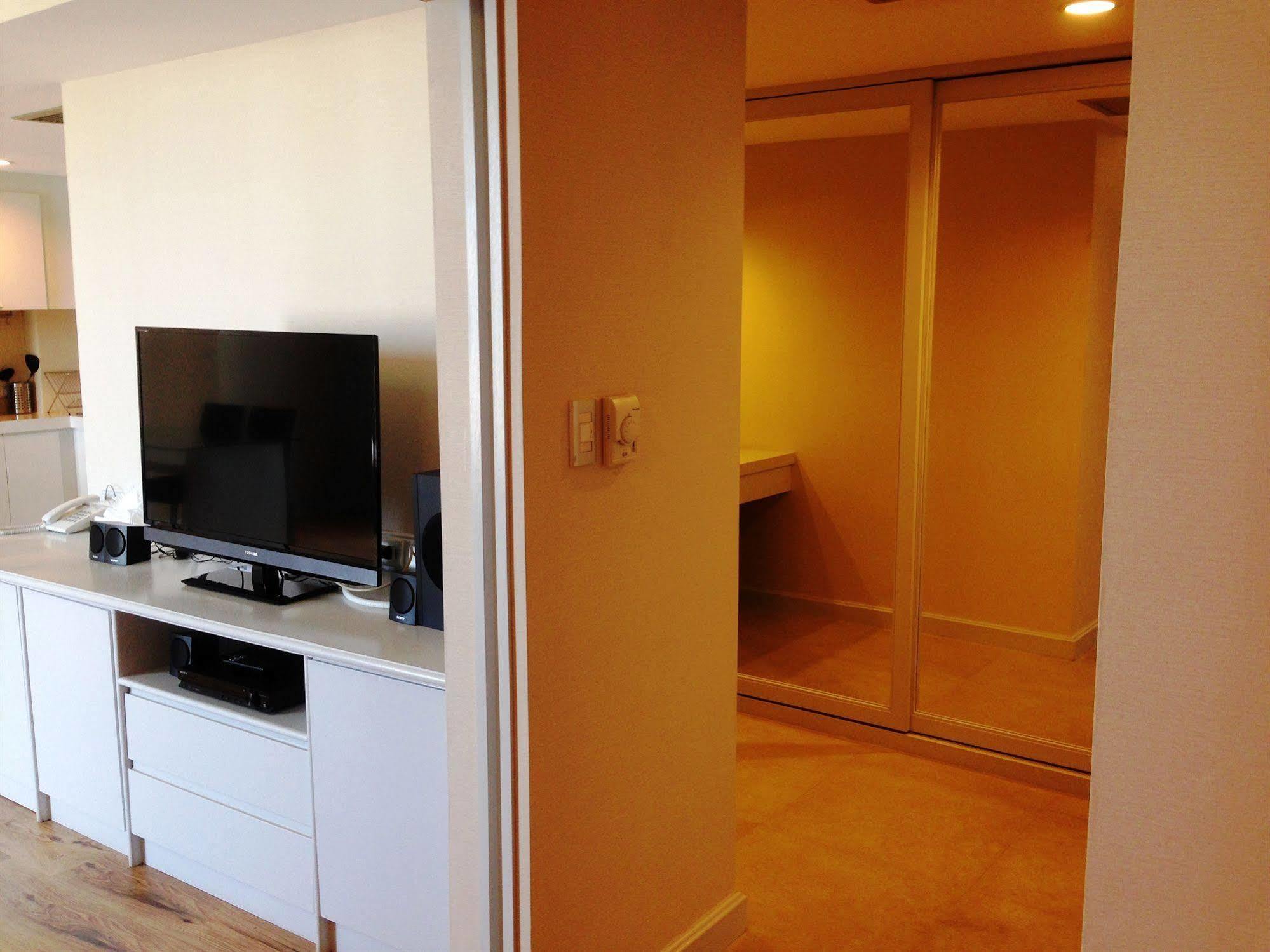 The City Hotel Sriracha By Bbh Japan Si Racha Eksteriør billede