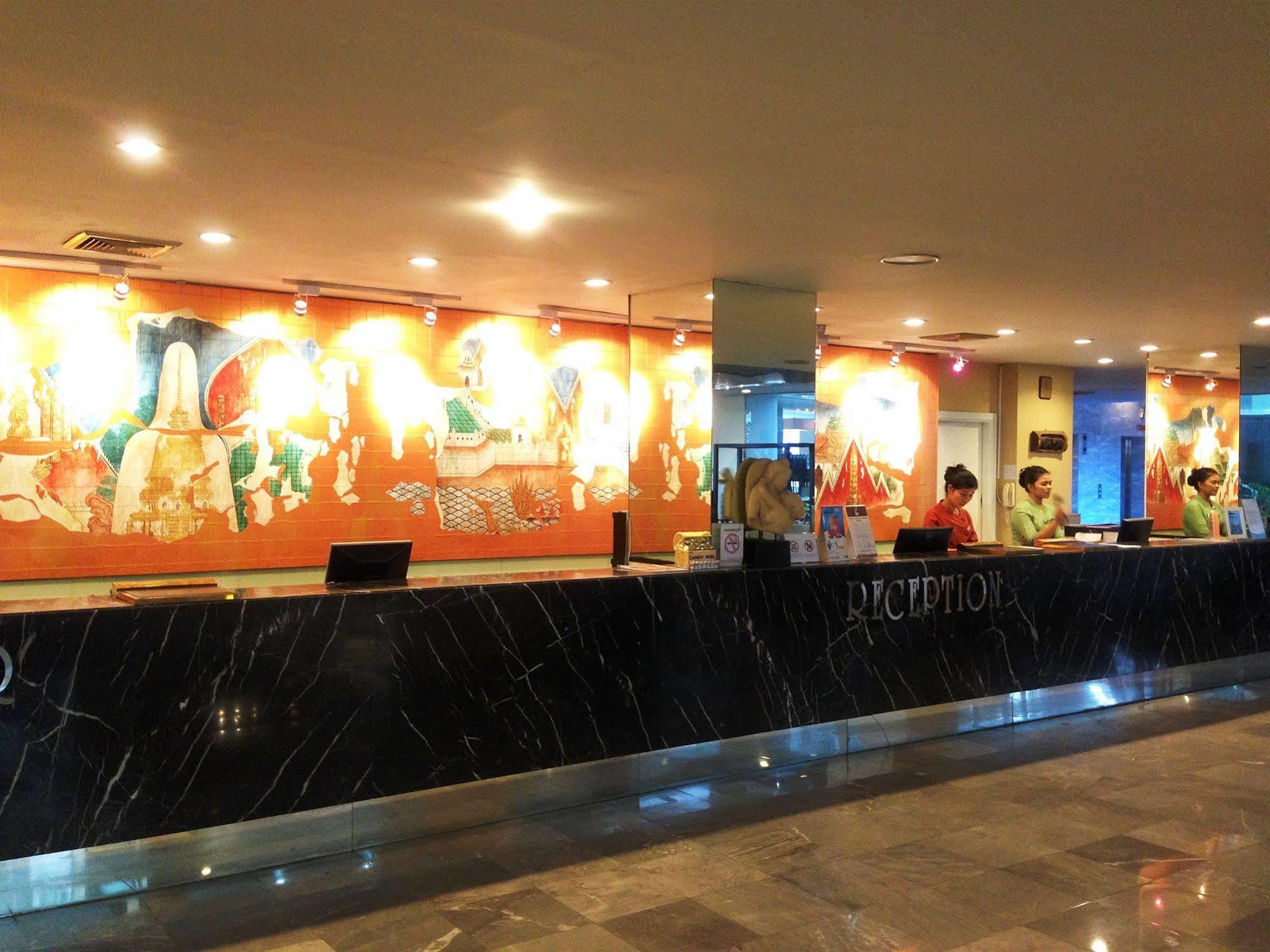 The City Hotel Sriracha By Bbh Japan Si Racha Eksteriør billede